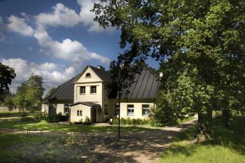 Zesp� Dworsko-Parkowy w S�odkowie z XIX wieku