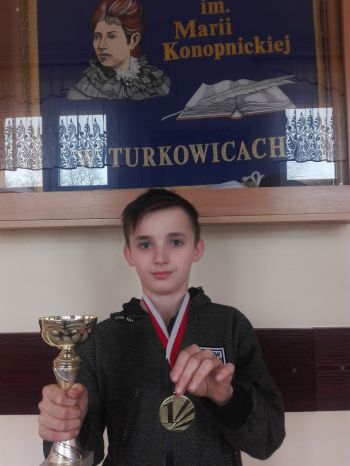 Kolejne złote medale dla uczniów Szkoły Podstawowej w Turkowicach w...