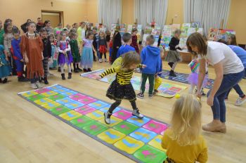 Zabawa i nagrody czyli bal karnawa�owy dla dzieci...