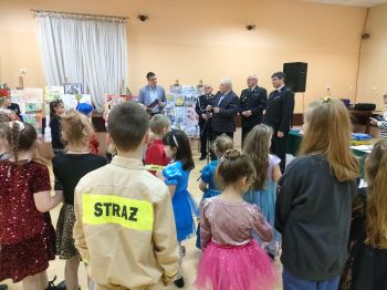 Zabawa i nagrody czyli bal karnawa�owy dla dzieci...