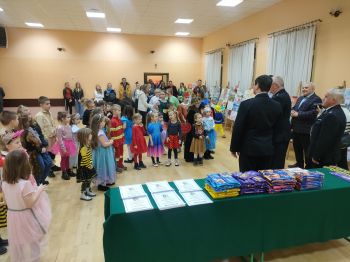 Zabawa i nagrody czyli bal karnawa�owy dla dzieci...