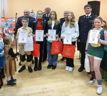 Zabawa i nagrody czyli bal karnawa�owy dla dzieci...